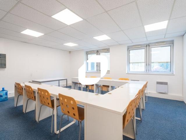 Bureaux à louer Versailles Proche gare Versailles Chantiers