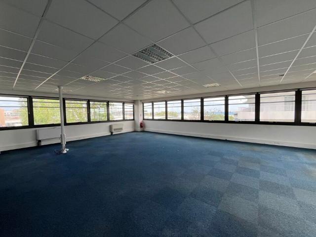 Bureaux à louer Villeneuve Loubet Proche RN7 et autoroute