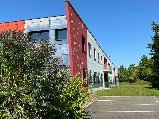 Bureaux à vendre Mulhouse 1er étage, 7 parkings extérieurs