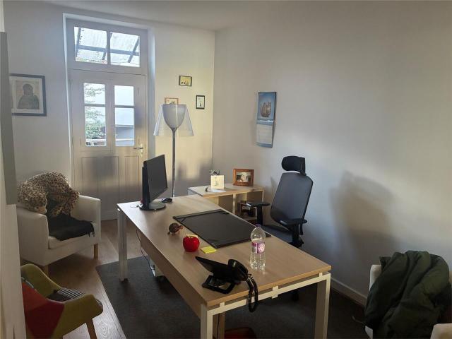 Bureaux à vendre Nantes Quartier Sainte Thérèse, proche tram et bus
