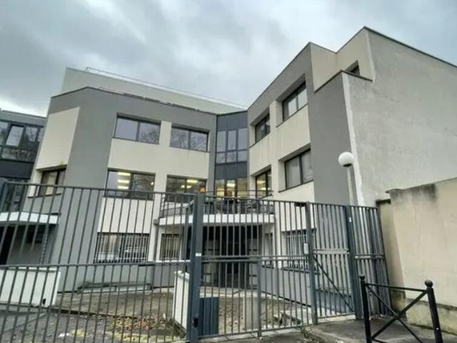 Bureaux à vendre Clichy Centre ville, terrasses et jardin privatif