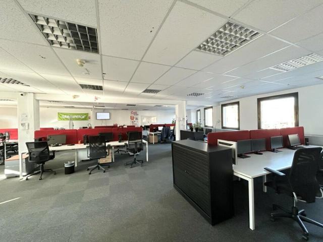 Bureaux à vendre Croix Proche métro, tramway et gare