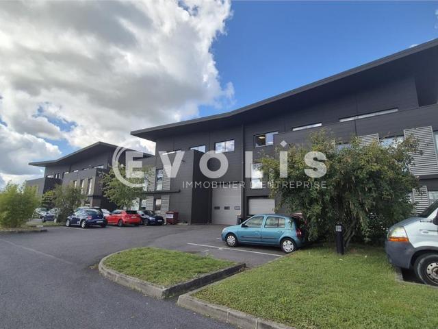 Bureaux à vendre Ferrières en Brie Proche A4 et RER Bussy Saint Georges