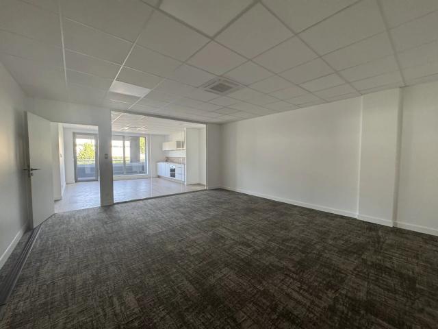 Bureaux à vendre Grand Annecy 215 m² avec terrasse, 9 park 215m² Argonay