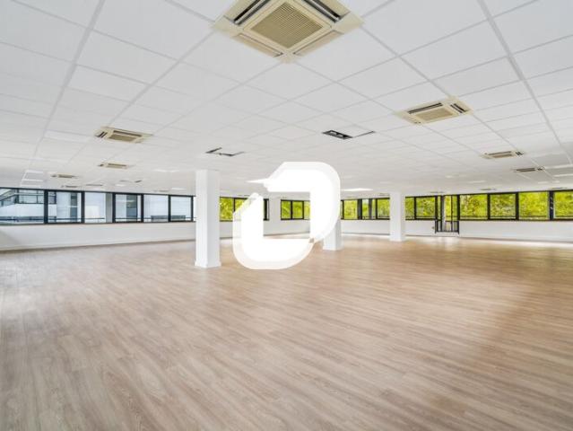Bureaux à vendre La Garenne Colombes Proche TRAM T2 et RER