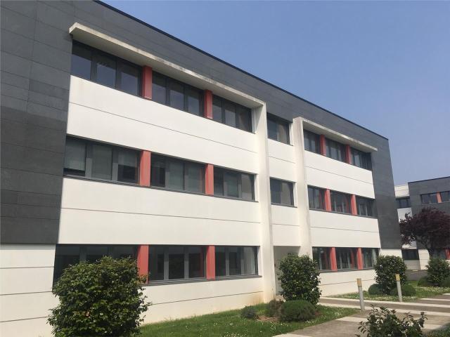 Bureaux à vendre louer Saint Herblain près Atlantis et commerces