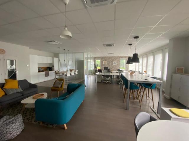Bureaux à vendre Saint Genis Laval Proche A433 et centre Auchan