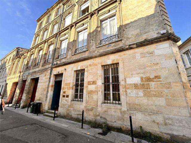 Bureaux Chartrons Bordeaux Tram B, C et bus à proximité