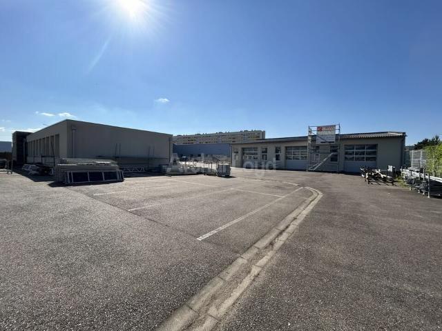 Bureaux et locaux mixtes à vendre Metz Proche RN431