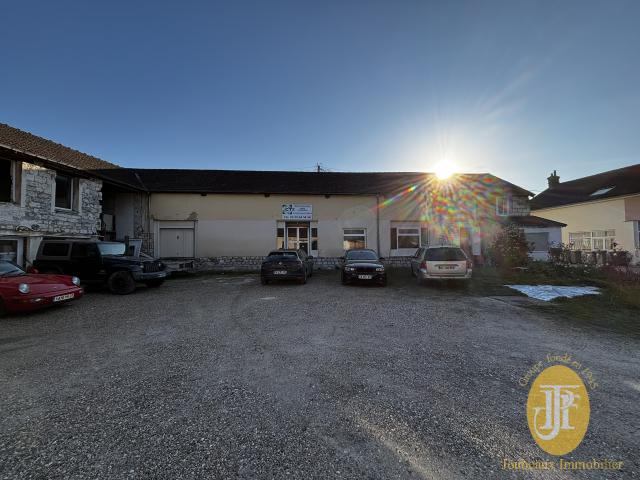 Bureaux + entrepôt entre Vernon et Saint Marcel !