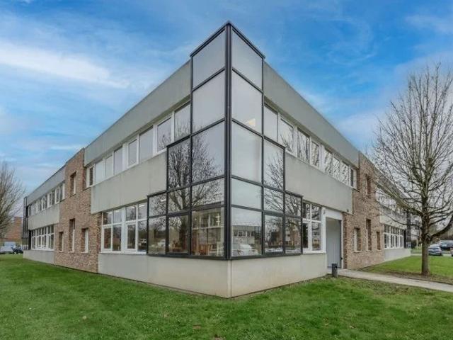 BUREAUX ÉQUIPÉS & COWORKING – route de Gisy BIÈVRES