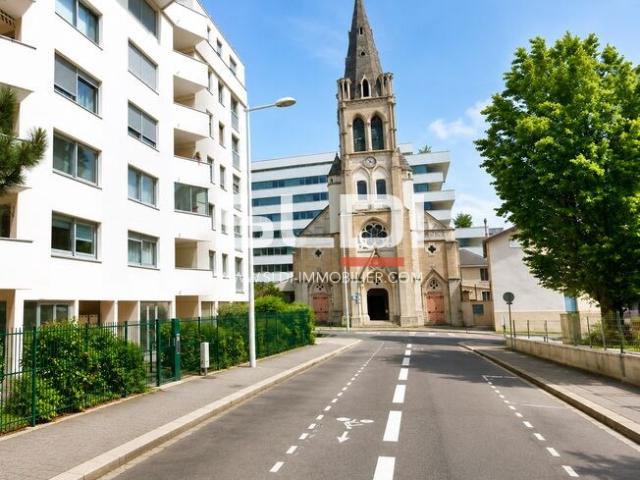 Bureaux Gerland Lyon 7 Proche métro et tram