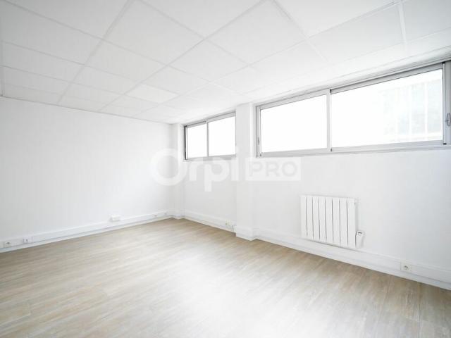 Bureaux Lyon 7 Proche lignes C7, 34 et bus multiples