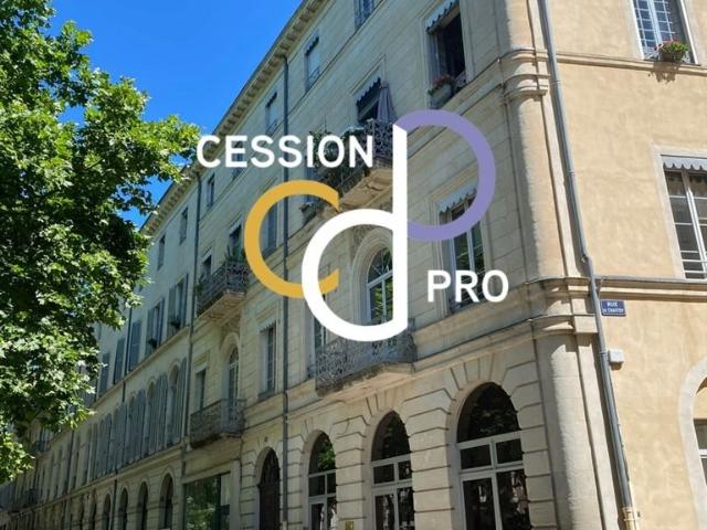 Bureaux, Local D'activite Ou Commercial De 375 M², À Vendre. 375m² Nîmes
