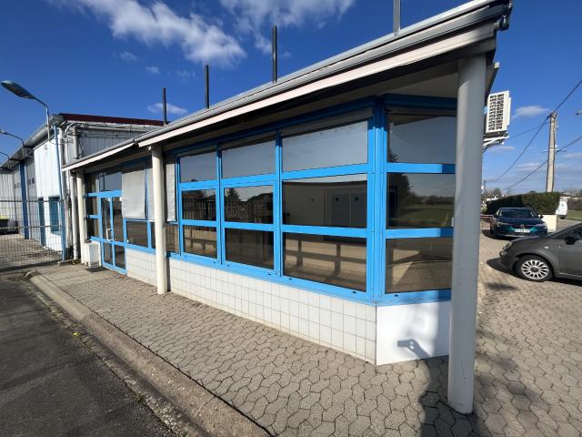 Bureaux / Local professionnel de 84 m2 avec parking Frontigny / Mécleuves