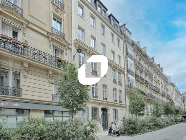 Bureaux Paris 8 Proche gare Saint Lazare et métro Europe