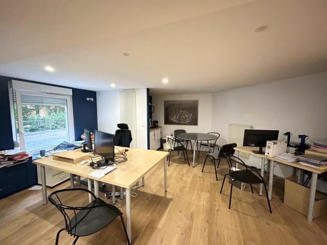 Bureaux rénovés à vendre Marcq en Baroeul Croisé Laroche