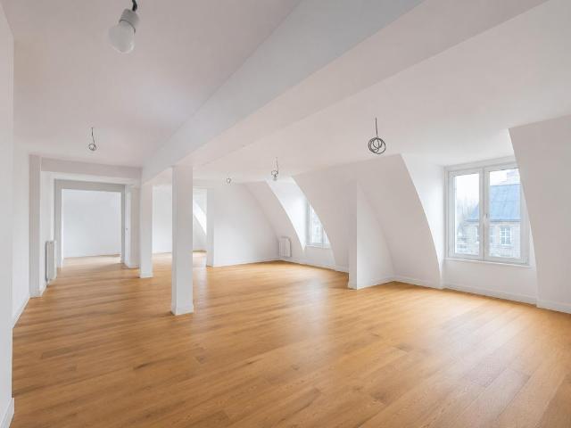 Bureaux rénovés à louer Paris 2 Proche métro Bourse