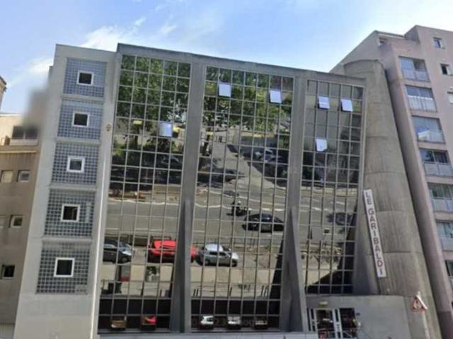 Bureaux rénovés Lyon 7 Proche métro et gare Part Dieu