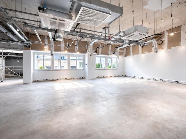 Bureaux rénovés Paris 12 Métro Ledru Rollin, proche Gare de Lyon