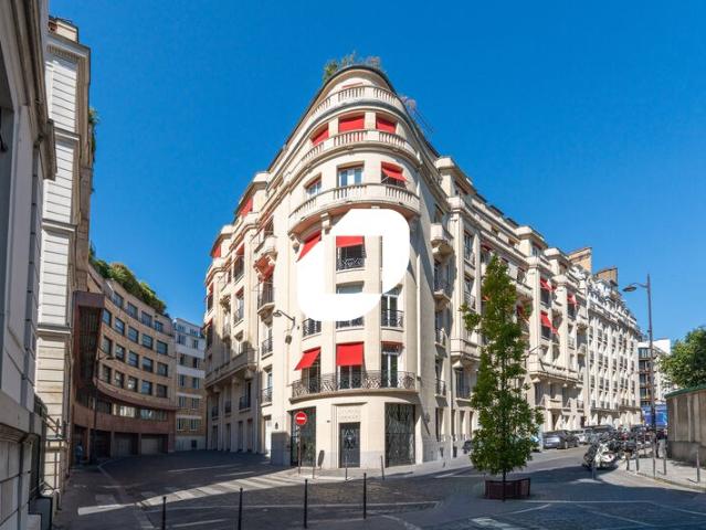 Bureaux rénovés Paris 8 Champs Élysées Métros George V et Étoile