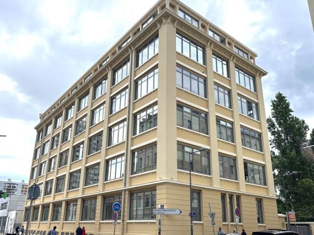 Bureaux rénovés Villeurbanne Gratte Ciel Métro A