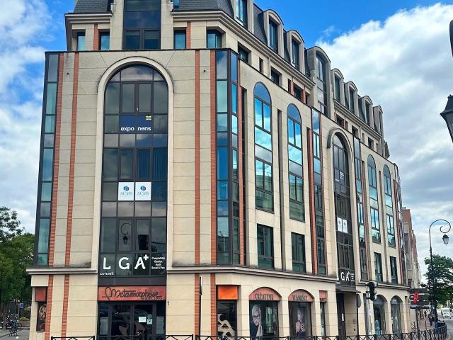 BUREAUX STANDING AU PIED DU RER LE PARC DE ST MAUR
