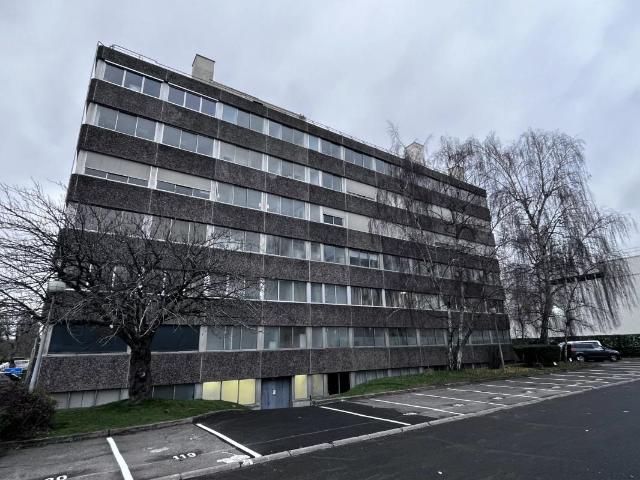 Bureaux spacieux à louer à Trappes