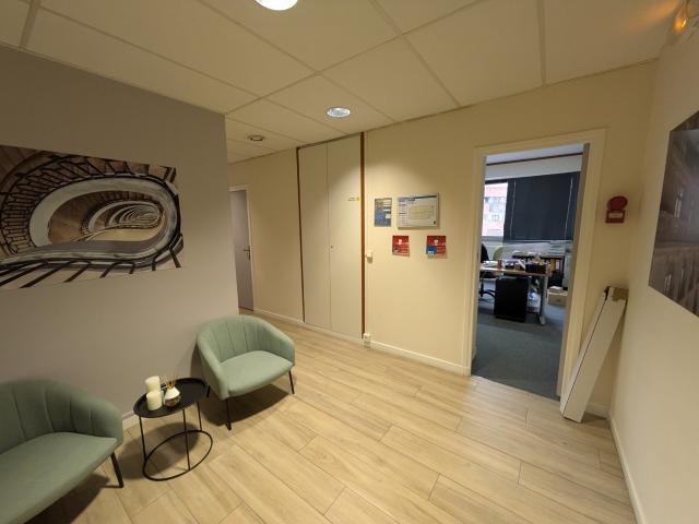 BUREAUX VENDU VIDE