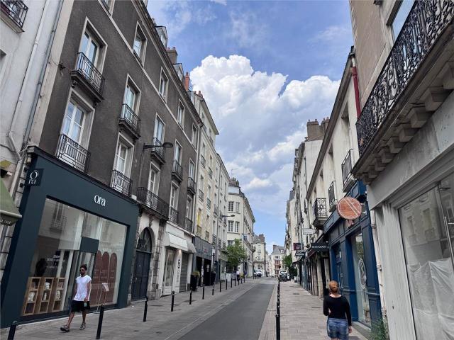 Bureaux vente location Nantes centre Rue Franklin, fibre optique