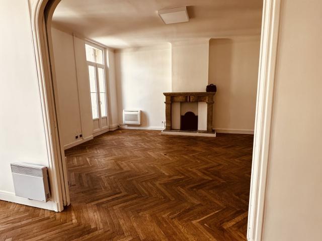BUREAUX 160M2 TOULON Avenue VAUBAN
