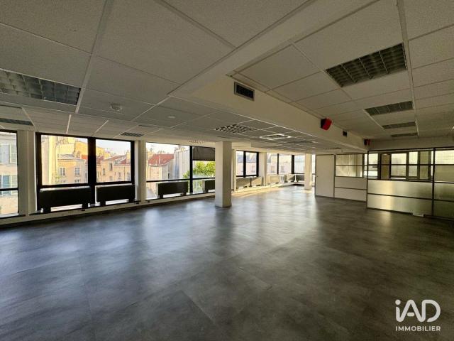 Bureaux 1 236 m²
