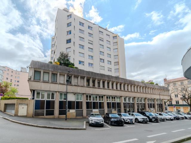 Bureaux 1 823 m² Saint Etienne 42