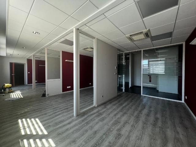 BUREAUX 266 M2 Plain pied et R+ 1