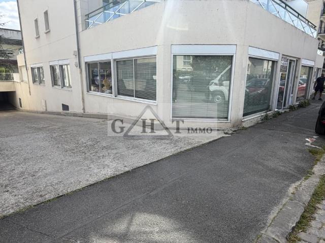 BUREAUX 404 M² A VENDRE SAINT MAUR DES FOSSES