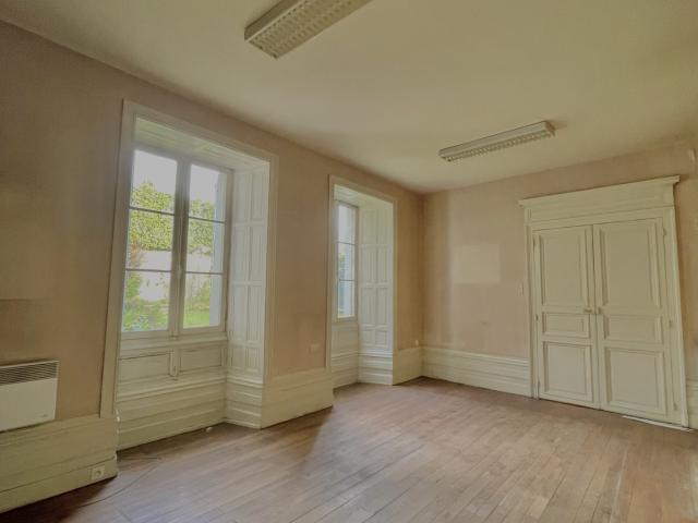Bureaux 61m2 centre ville Poitiers quartier Cathédrale