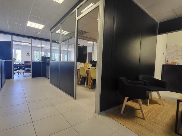 BUREAUX 70M2 10 MIN D'AIX / VENTABRUN / ÉGUILLES 2 PL PARKING