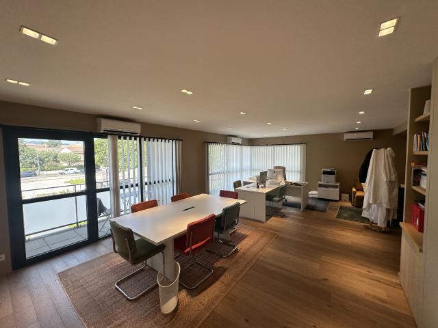 Bureaux 92 m2 à Puget sur Argens