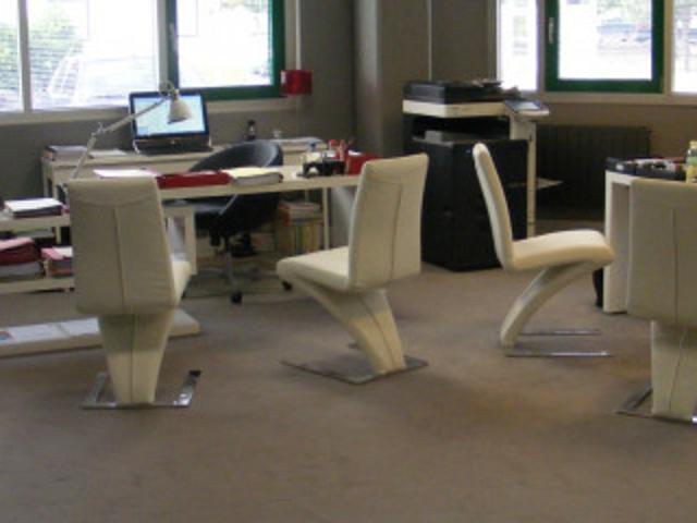 Bureau 01630