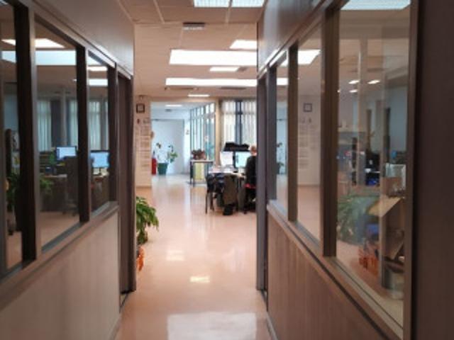 Bureau 01000