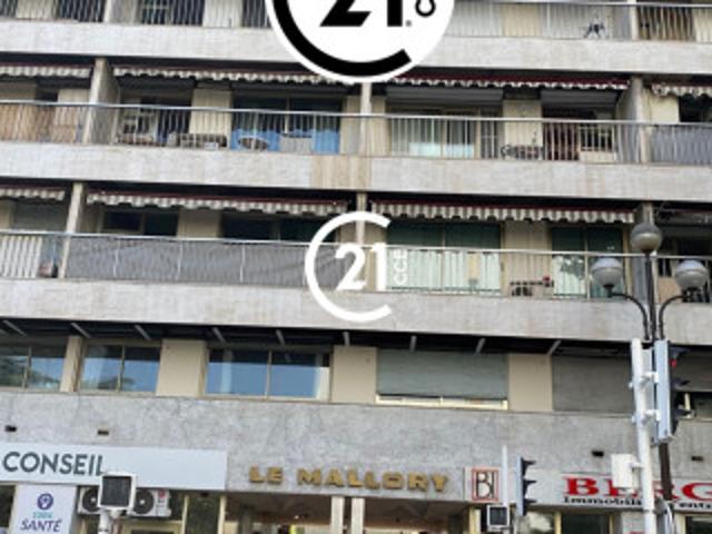 Bureau 06400