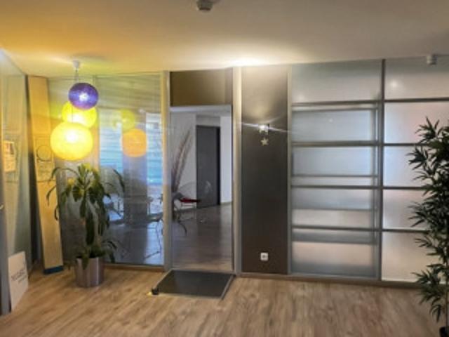 Bureau 06410