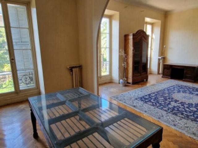 Bureau 06000
