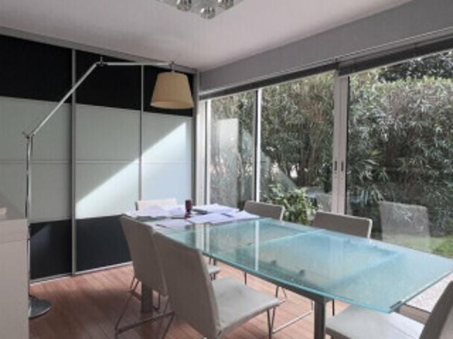 Bureau 06110