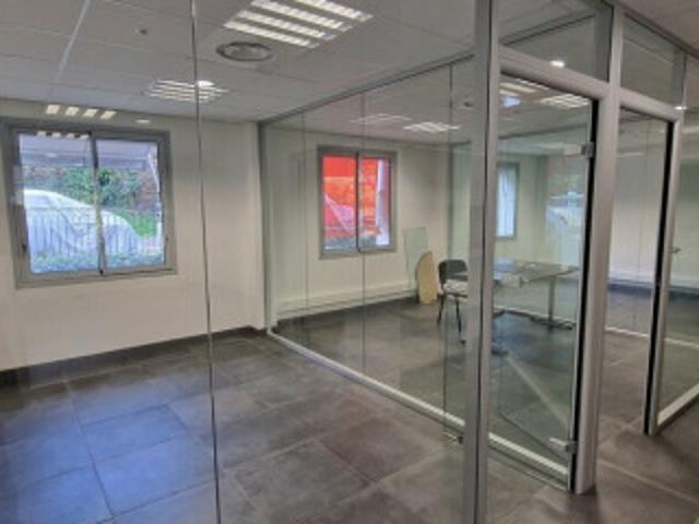 Bureau 06140