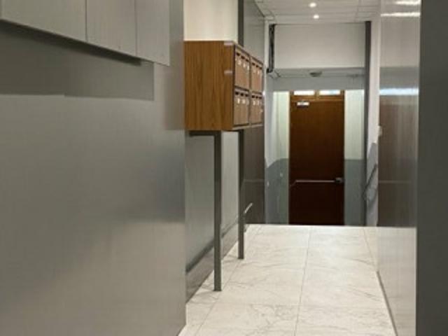 Bureau 13001
