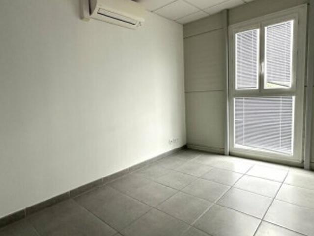 Bureau 13200