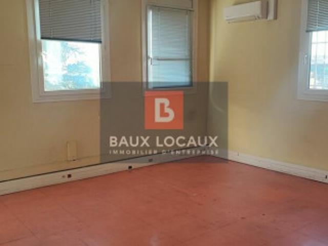 Bureau 13300