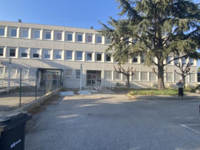 Bureau 13300