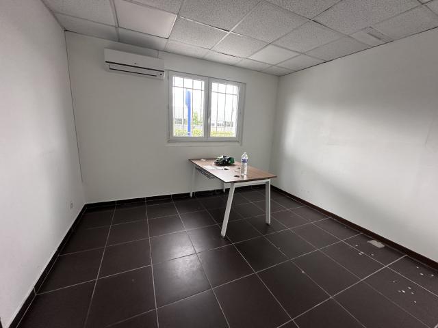 BUREAU 16m2 LISSES